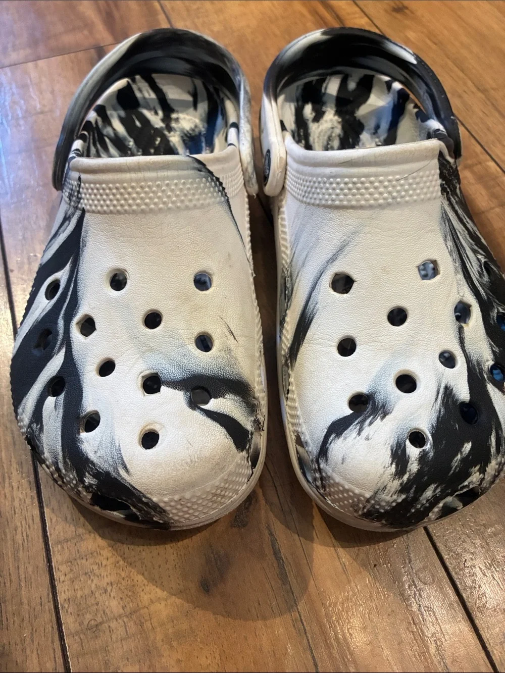 CROCS Classic Clog in Black & White Marble Swirl
